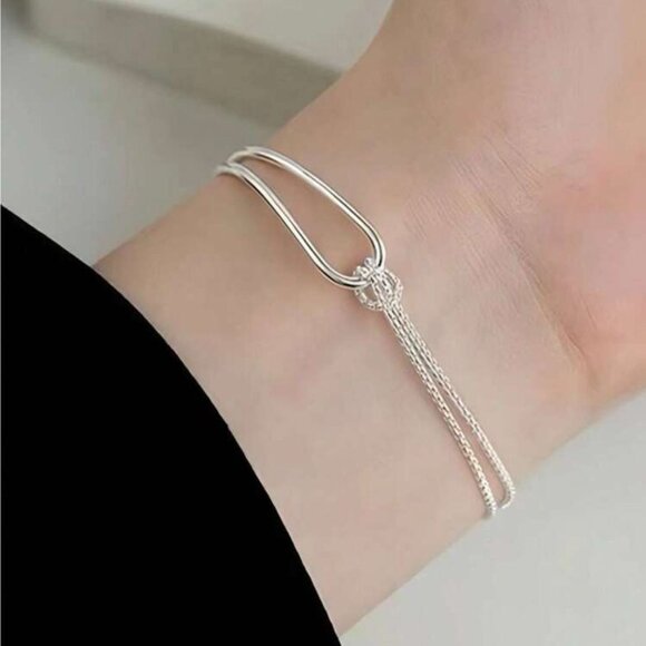 Elegant 925 Sterling Silver Heart Charm Bracelet With Unique Chain Design - Picture 1 of 6